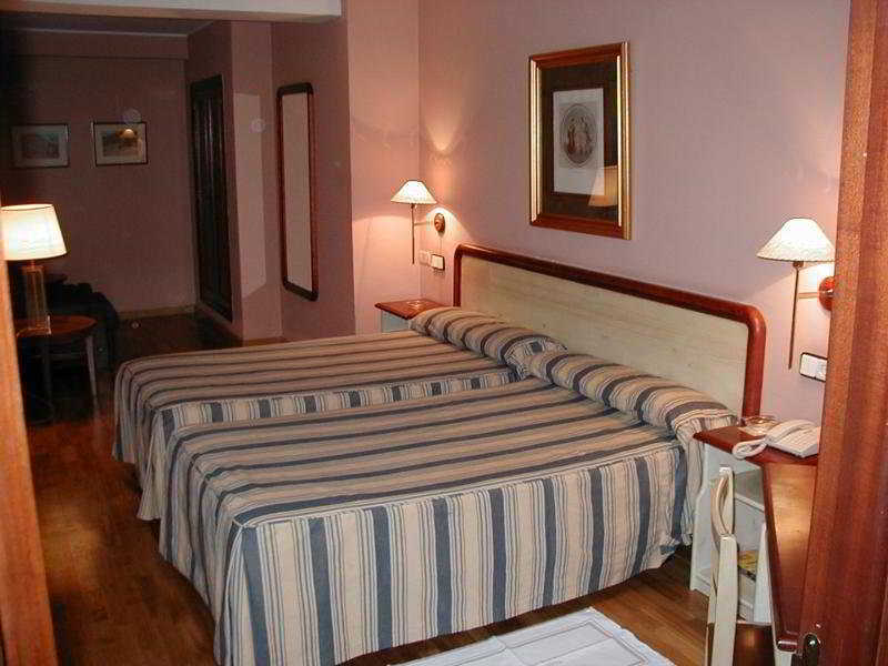 塞萨奥古斯塔酒店 萨拉戈萨 客房 照片